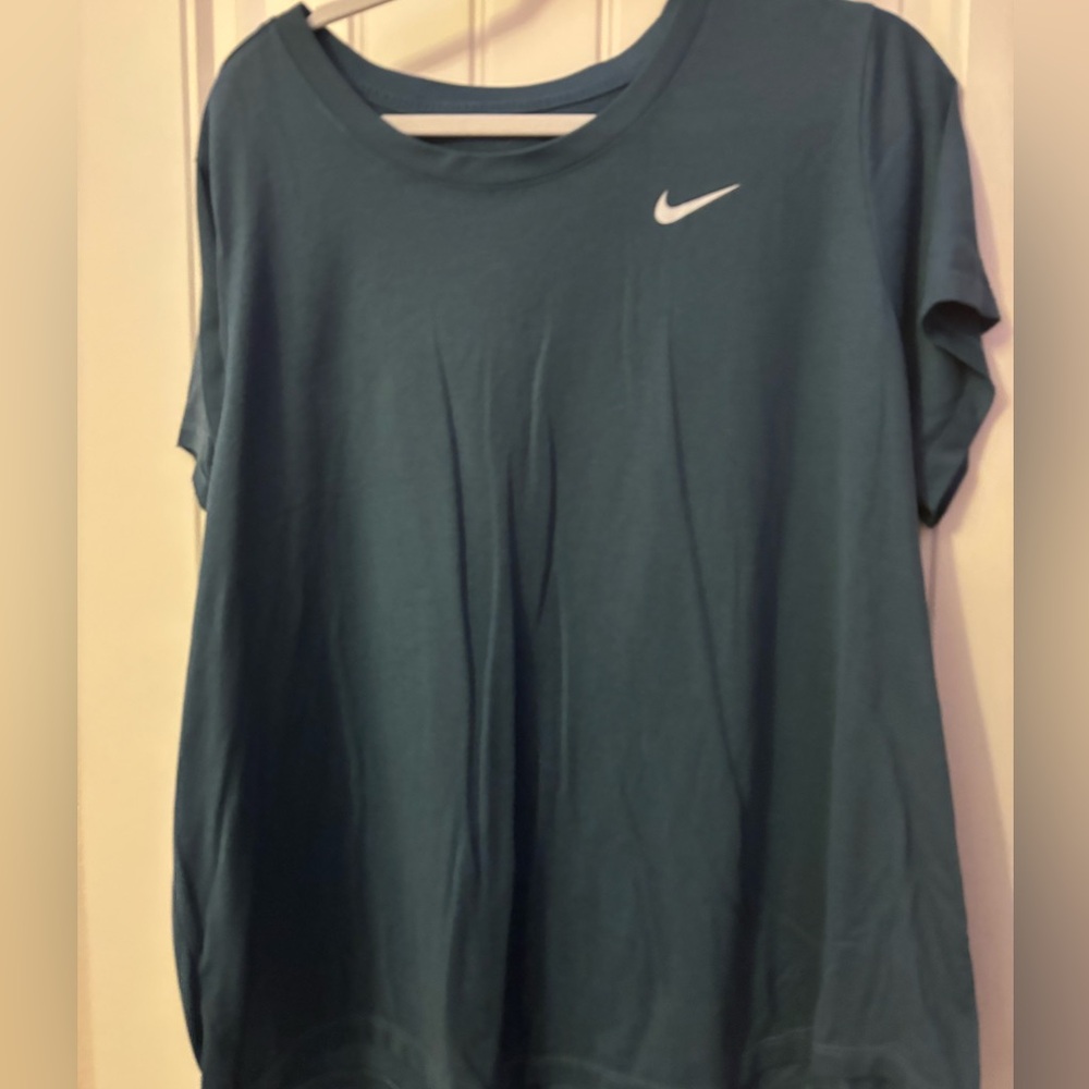 Nike Women's Teal Short Sleeve Tee